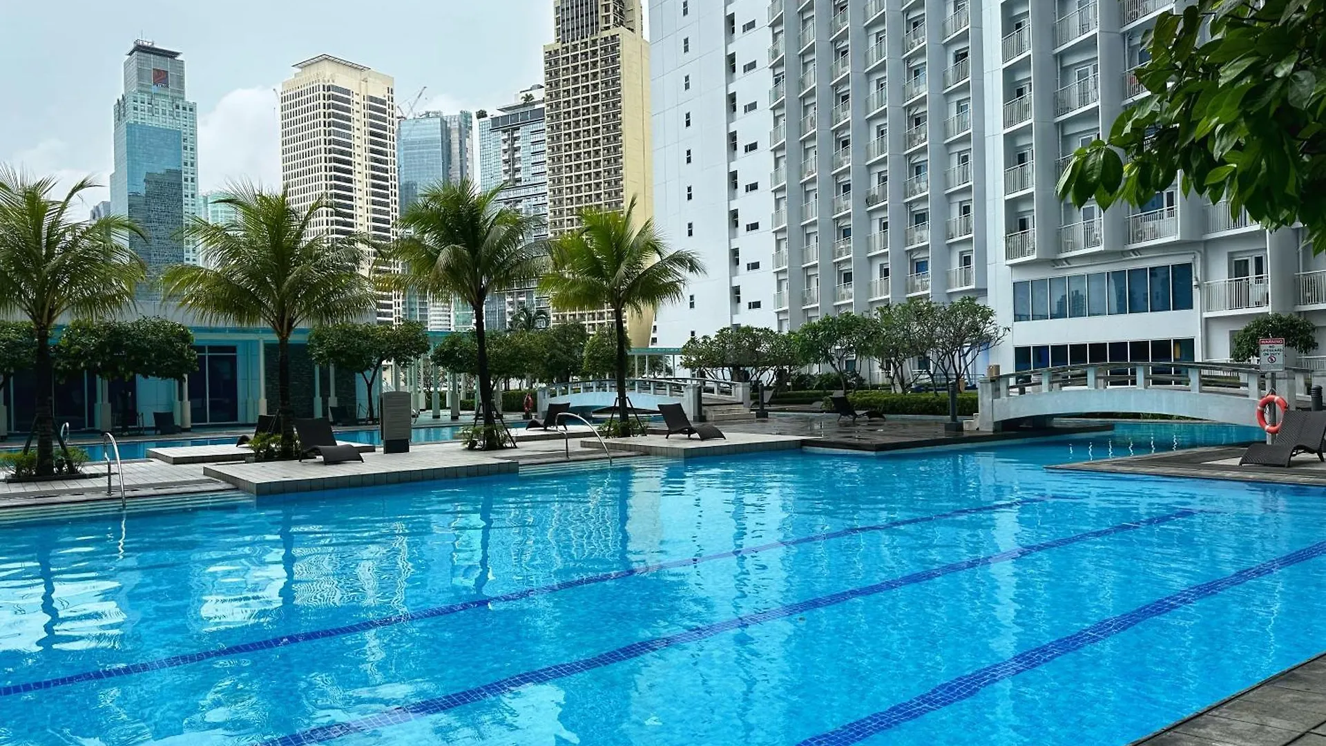 Stonewood Suites In Jazz Residences Makati 2X Bigger Unit Manila Apartment