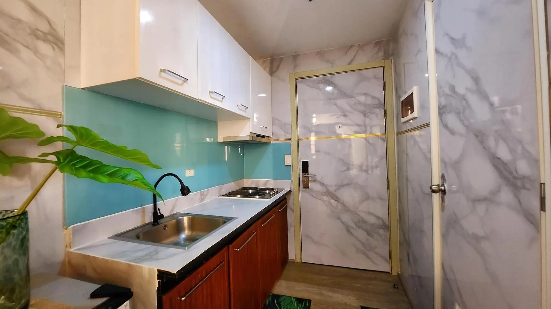 Stonewood Suites In Jazz Residences Makati 2X Bigger Unit Manila 0*,