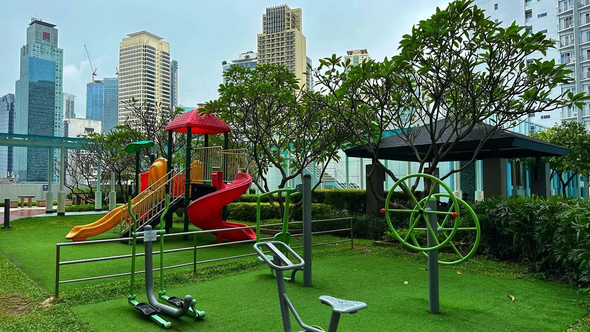 Apartment Stonewood Suites In Jazz Residences Makati 2X Bigger Unit Manila