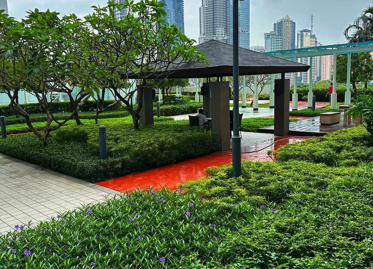 Stonewood Suites In Jazz Residences Makati 2X Bigger Unit Manila Apartment